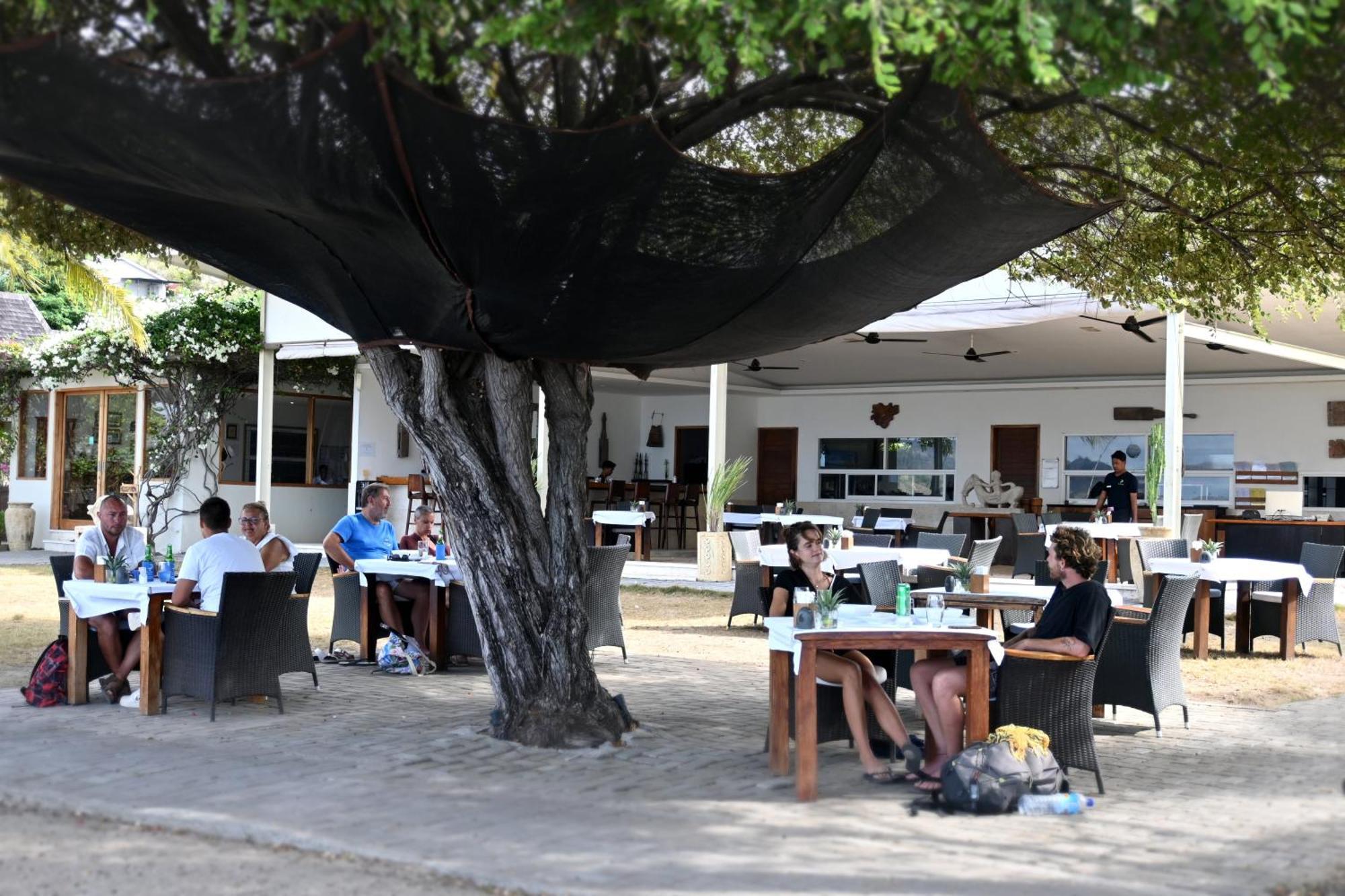 Kokomo Resort Gili Gede Exterior photo