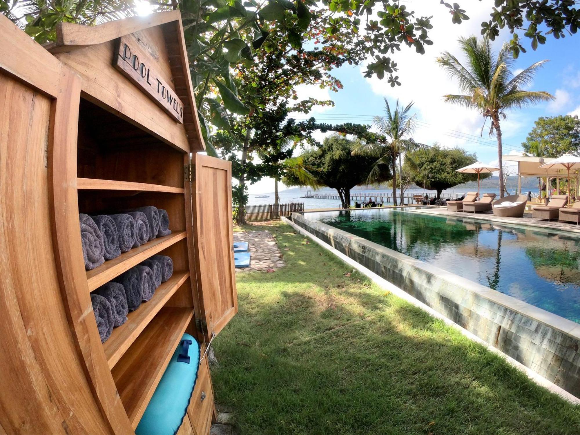 Kokomo Resort Gili Gede Exterior photo