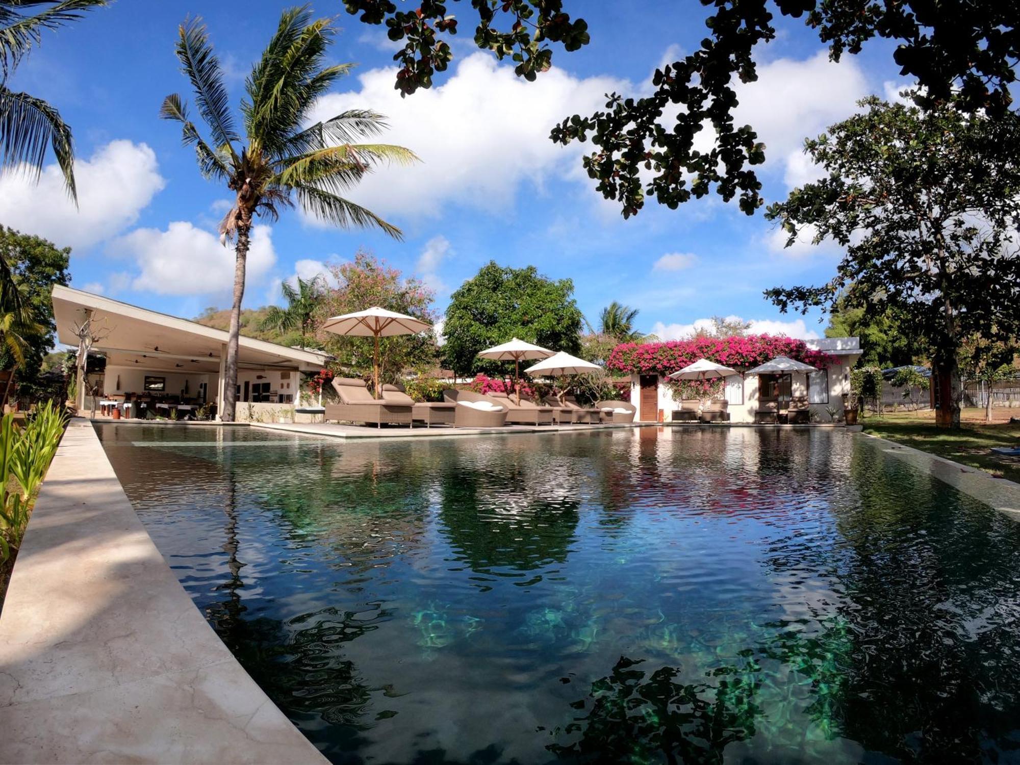 Kokomo Resort Gili Gede Exterior photo